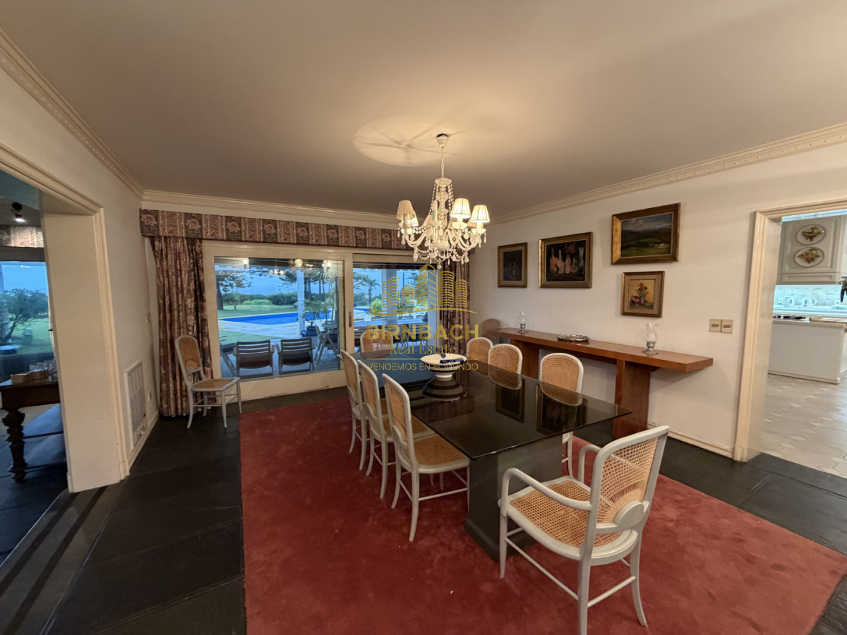 Casa ID.71 - Casa de Seis Dormitorios Frente al Mar en Solanas Punta Ballena, en Venta
