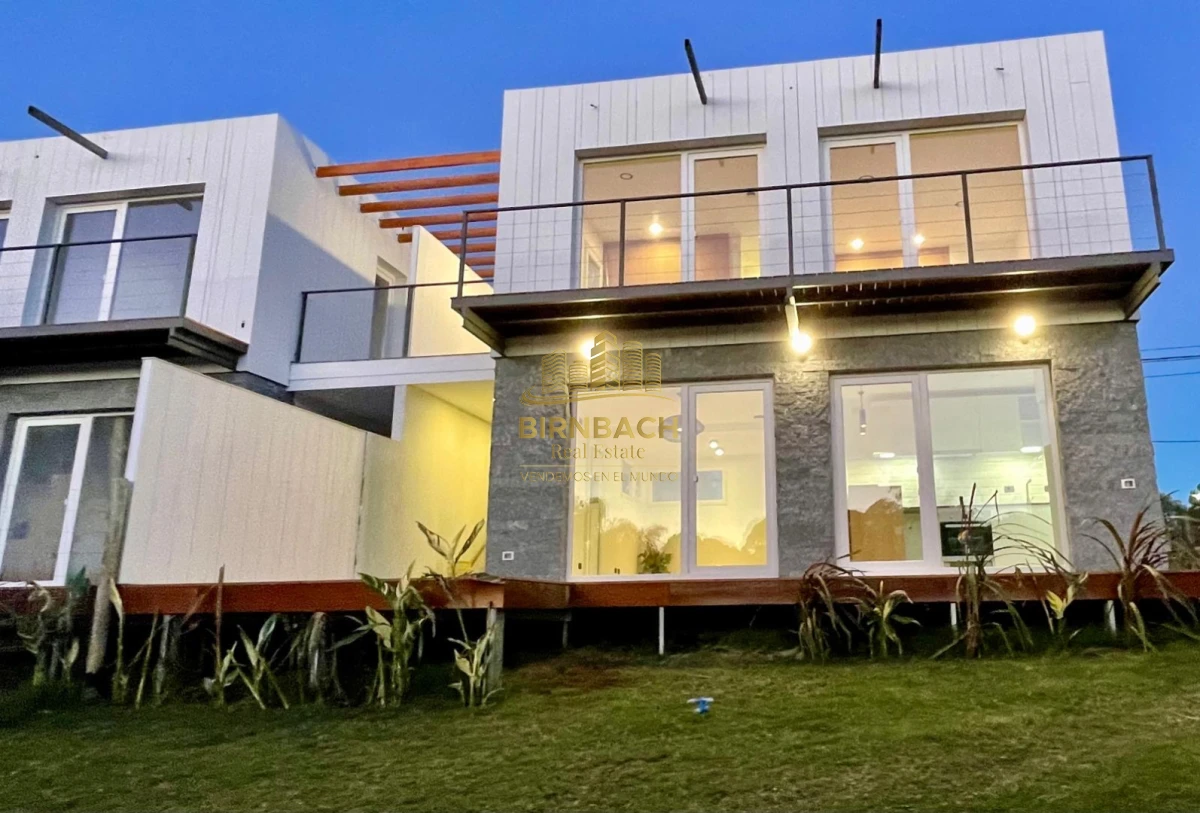 Casa ID.47 - Casa Tres Dormitorios a 500 Metros del Mar en La Barra, en Venta
