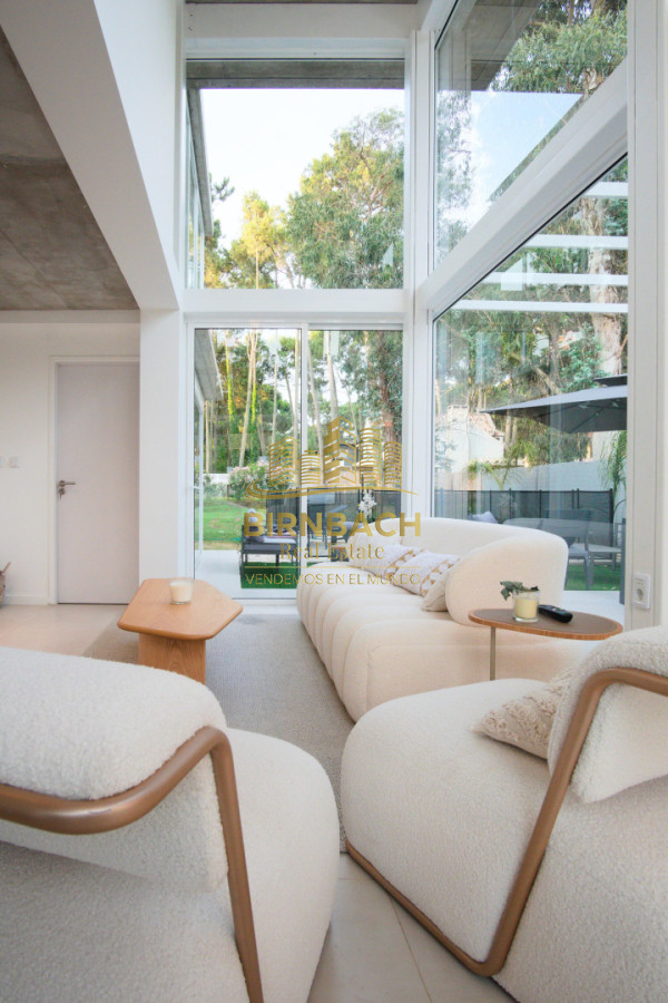 Casa ID.82 - Casa Minimalista Tres Dormitorios con Piscina en Solanas Village Punta del Este, en Venta
