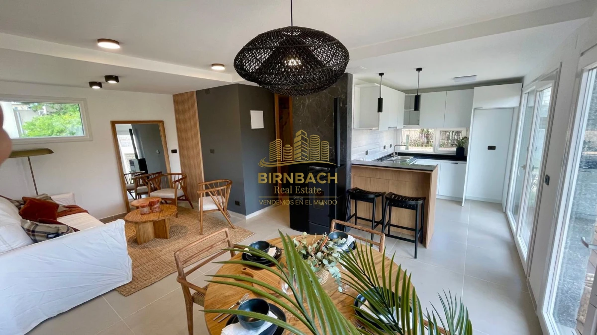 Casa ID.47 - Casa Tres Dormitorios a 500 Metros del Mar en La Barra, en Venta
