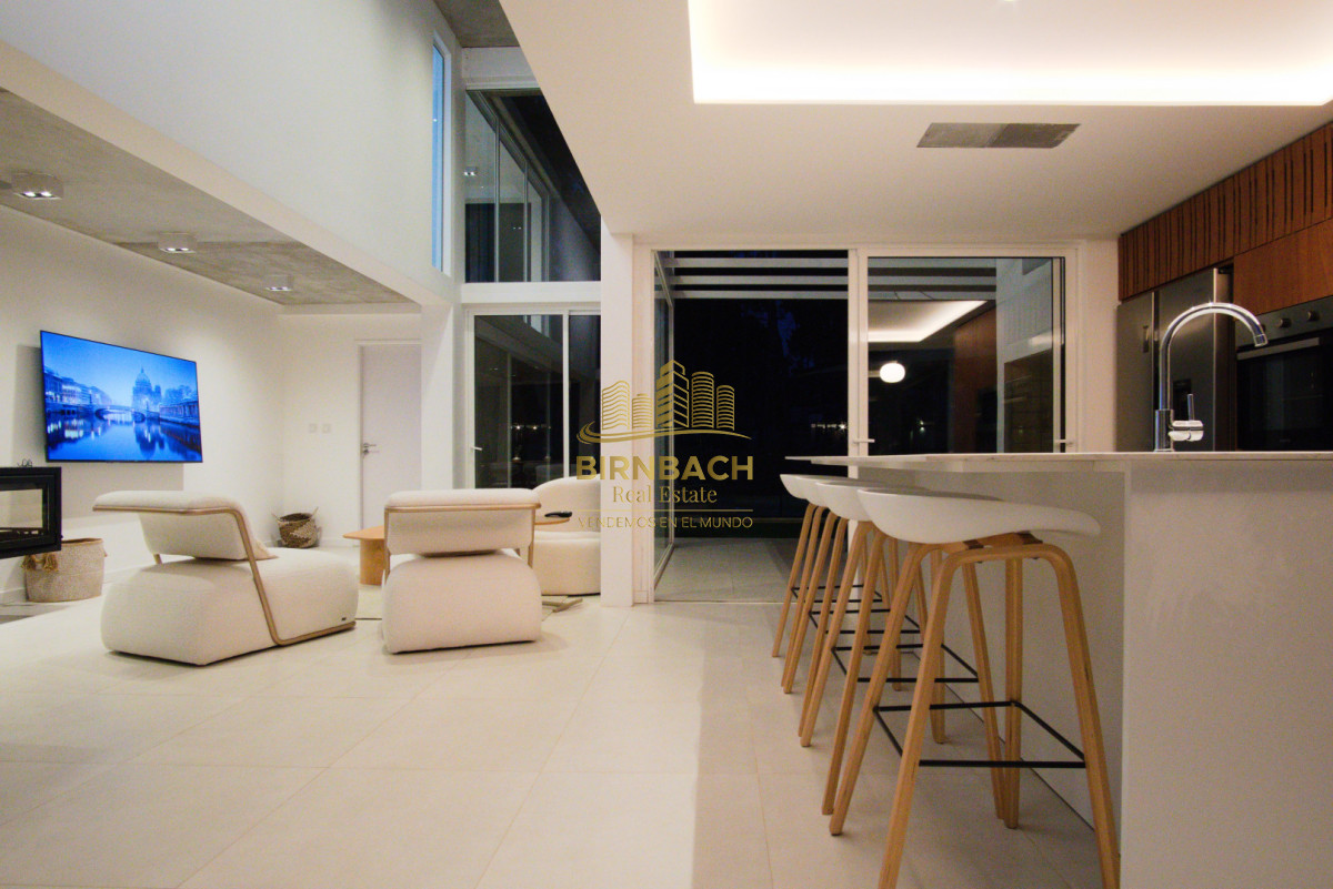 Casa ID.82 - Casa Minimalista Tres Dormitorios con Piscina en Solanas Village Punta del Este, en Venta
