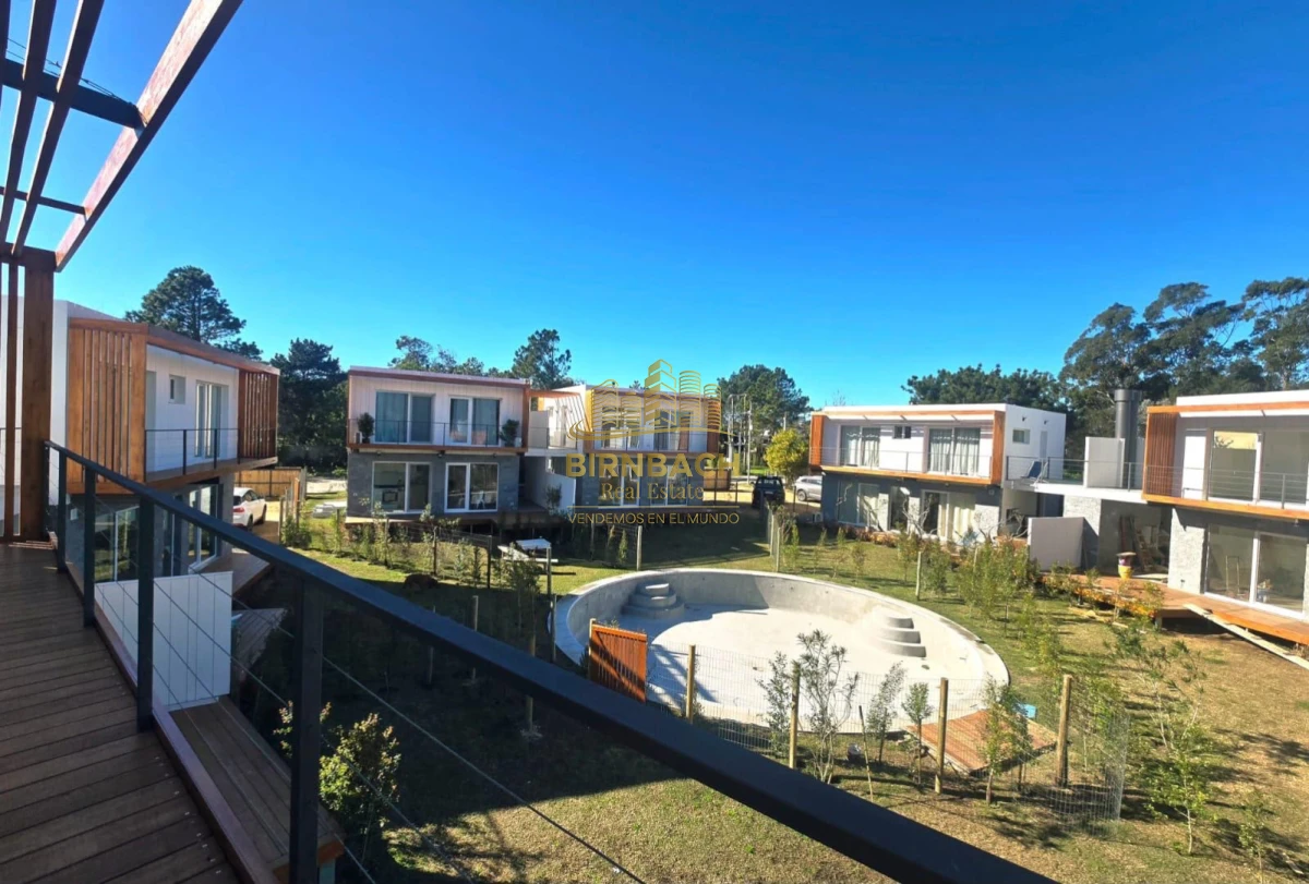 Casa ID.47 - Casa Tres Dormitorios a 500 Metros del Mar en La Barra, en Venta