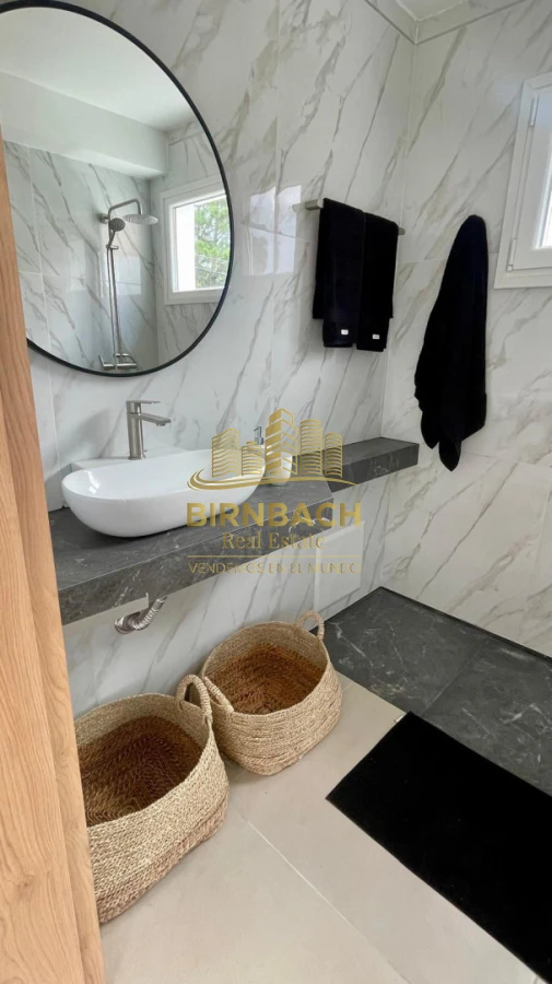 Casa ID.47 - Casa Tres Dormitorios a 500 Metros del Mar en La Barra, en Venta