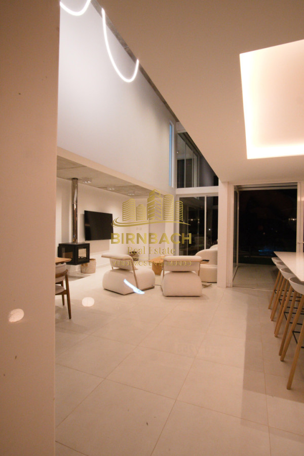 Casa ID.82 - Casa Minimalista Tres Dormitorios con Piscina en Solanas Village Punta del Este, en Venta