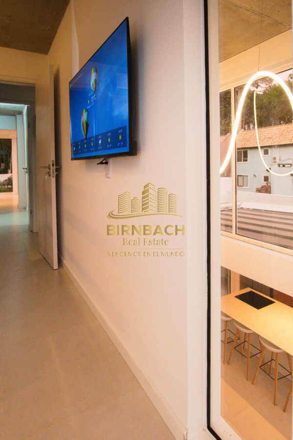 Casa ID.82 - Casa Minimalista Tres Dormitorios con Piscina en Solanas Village Punta del Este, en Venta