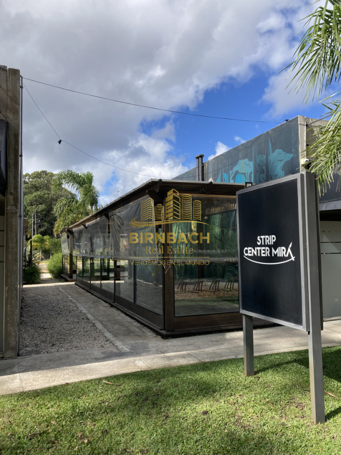 Local Comercial ID.8 - Local Comercial 99 m2 amplio deck en Punta Ballena Alquiler