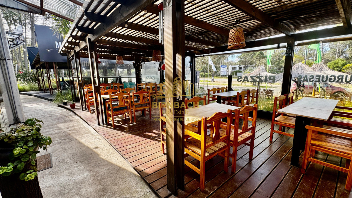 Local Comercial ID.8 - Local Comercial 99 m2 amplio deck en Punta Ballena Alquiler