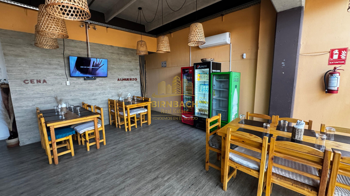 Local Comercial ID.8 - Local Comercial 99 m2 amplio deck en Punta Ballena Alquiler