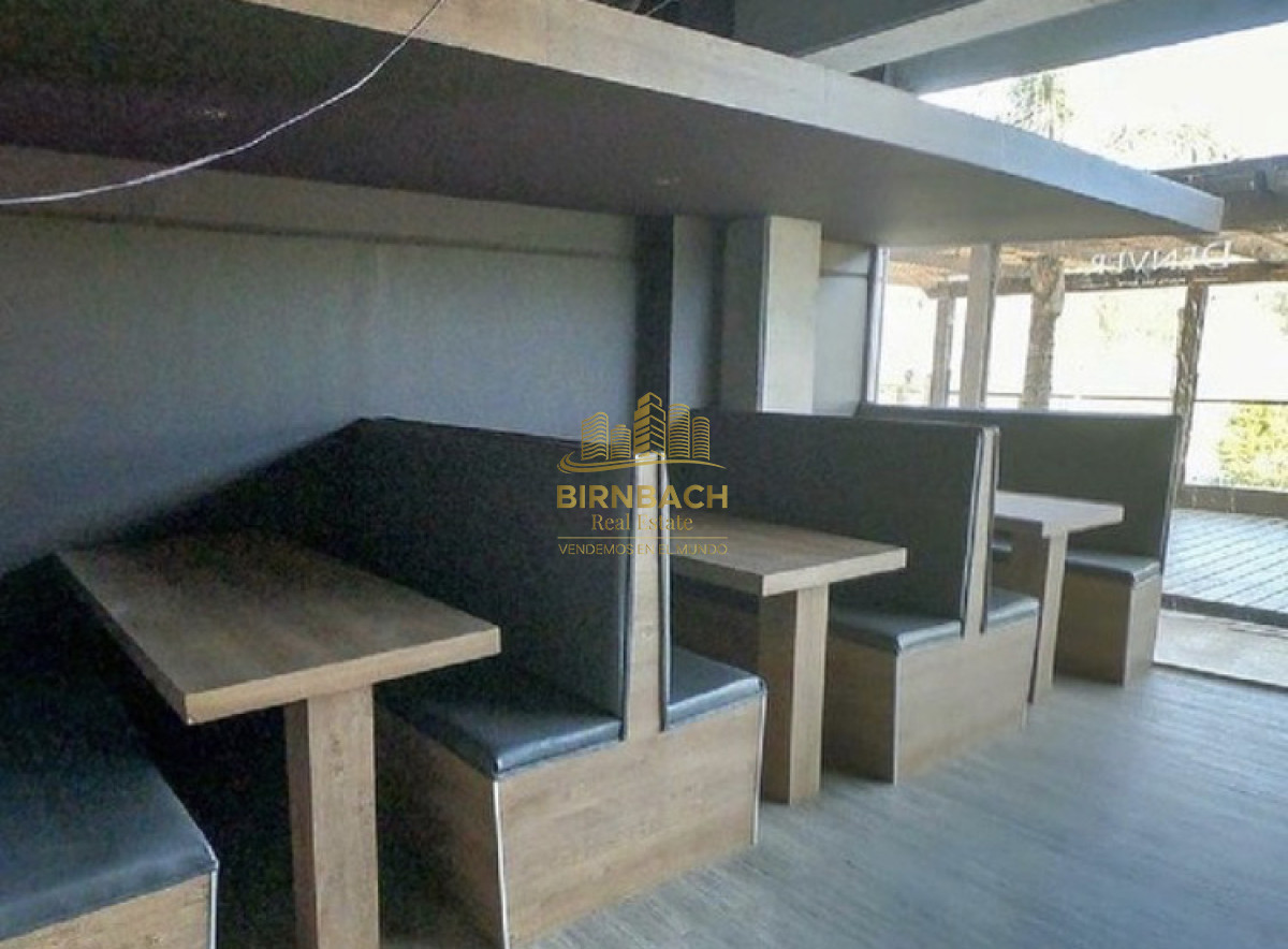 Local Comercial ID.8 - Local Comercial 99 m2 amplio deck en Punta Ballena Alquiler