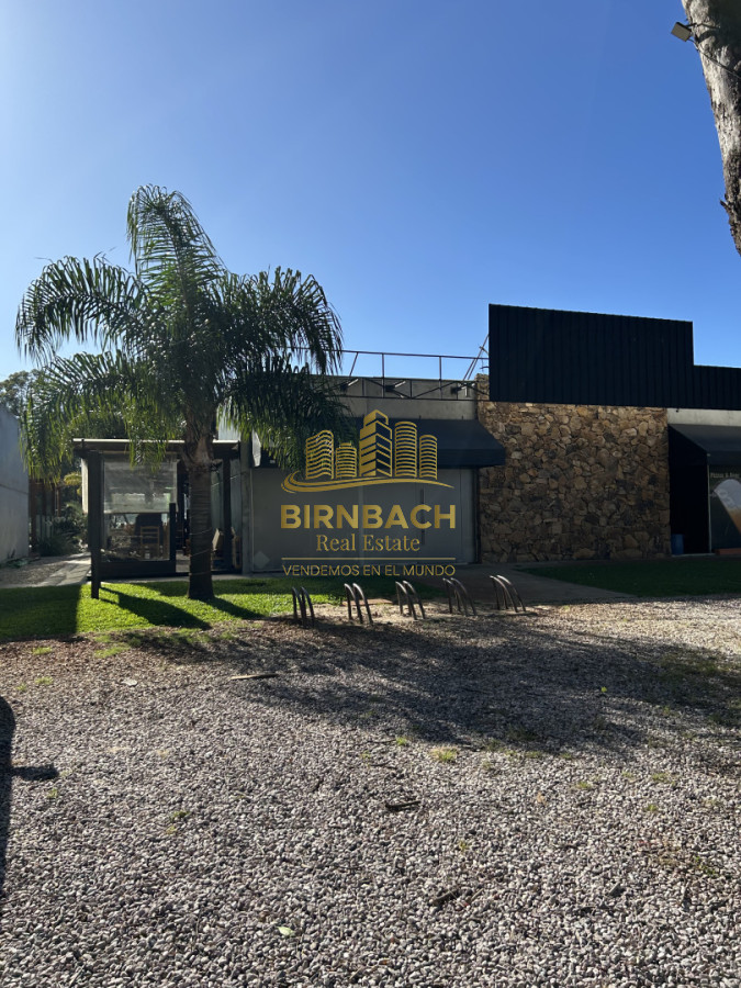 Local Comercial ID.8 - Local Comercial 99 m2 amplio deck en Punta Ballena Alquiler
