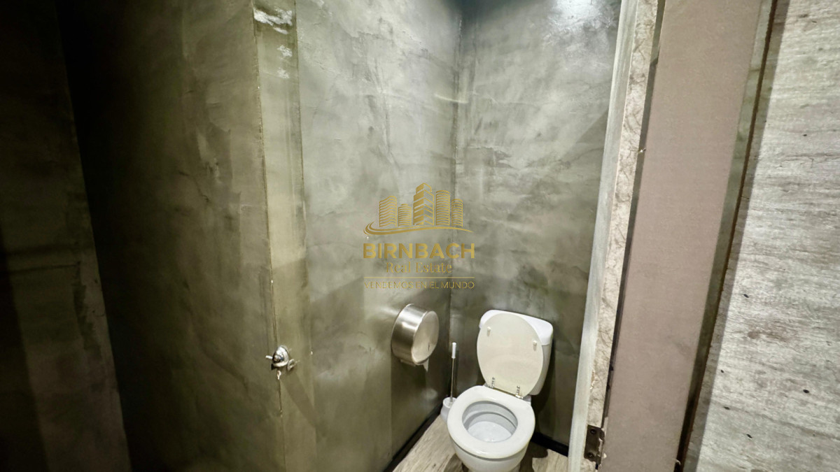 Local Comercial ID.8 - Local Comercial 99 m2 amplio deck en Punta Ballena Alquiler
