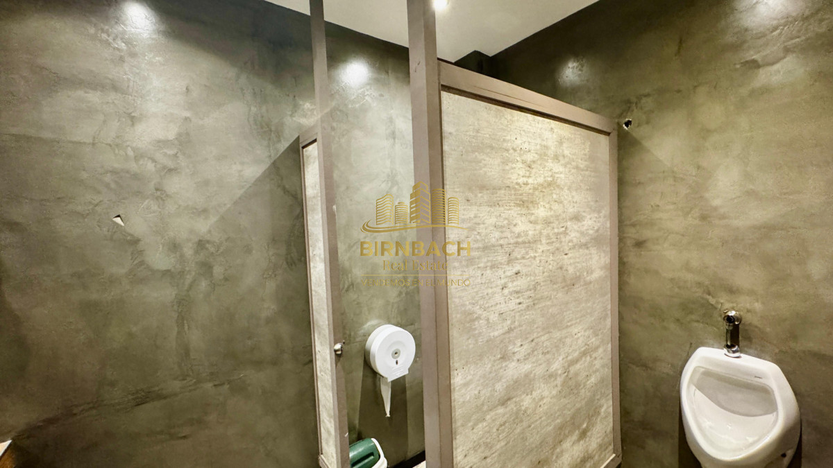 Local Comercial ID.8 - Local Comercial 99 m2 amplio deck en Punta Ballena Alquiler