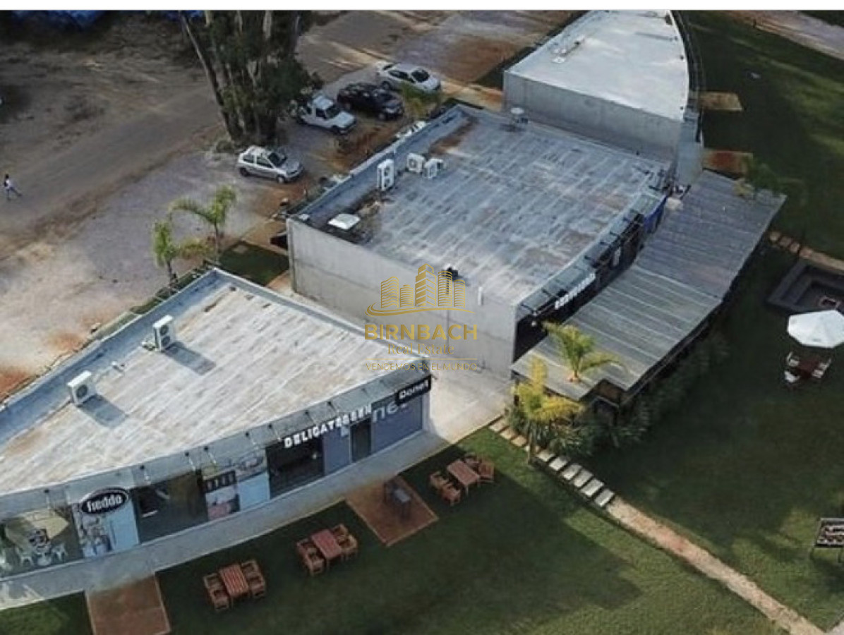 Local Comercial ID.8 - Local Comercial 99 m2 amplio deck en Punta Ballena Alquiler