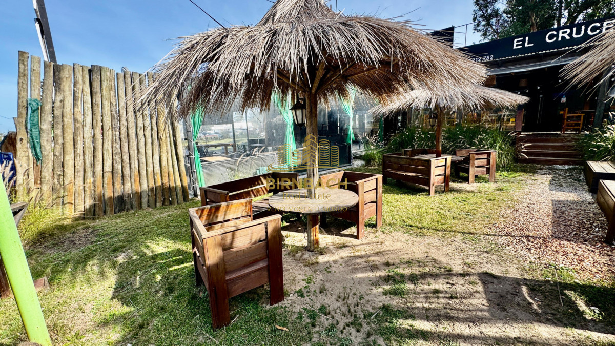 Local Comercial ID.8 - Local Comercial 99 m2 amplio deck en Punta Ballena Alquiler