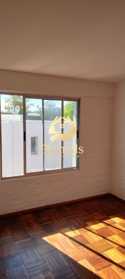 Apartamento ID.4353 - ALQUILER ANUAL AMPLIA CASA DE 4 DORMITORIOS DOS BAÑOS