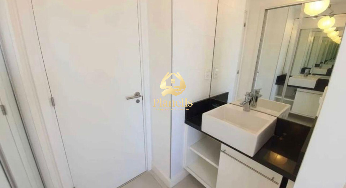 VENTA con renta actual dos dormitorios Lux Tower piso alto 6