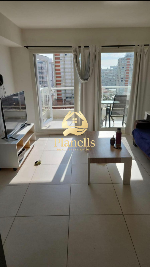 VENTA con renta actual dos dormitorios Lux Tower piso alto 7