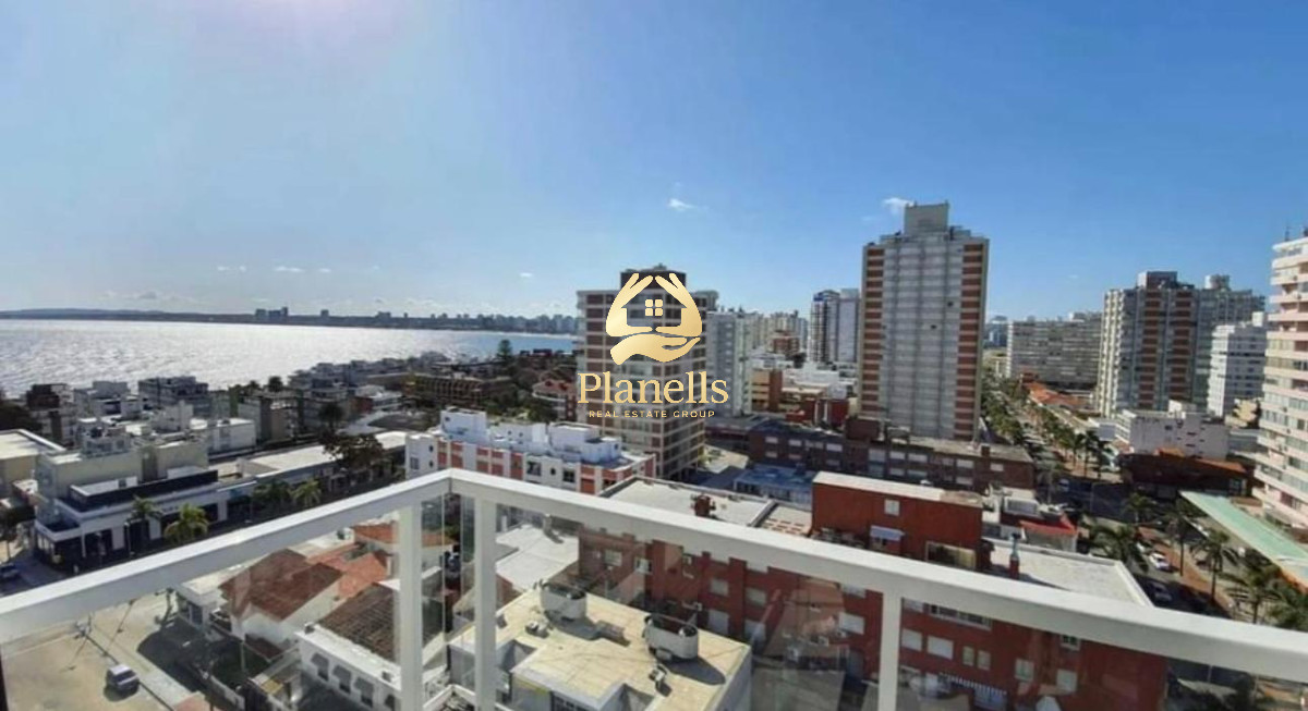 VENTA con renta actual dos dormitorios Lux Tower piso alto 1