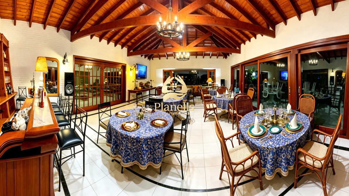 Casa ID.4613 - Alquiler Temporal, 10 Dormitorios, Pileta, Beverly Hills, Punta del Este, Uruguay