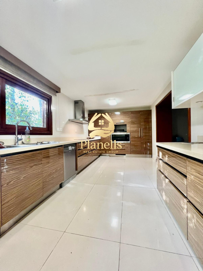 Casa ID.4613 - Alquiler Temporal, 10 Dormitorios, Pileta, Beverly Hills, Punta del Este, Uruguay
