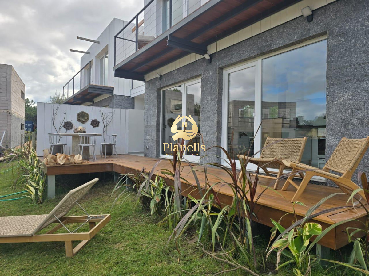 Casa ID.2311 - Venta espectacular casas en complejo en la Barra Punta del Este 