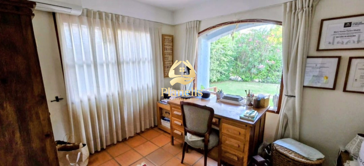 Casa ID.4078 - Encanto y Confort en Jardines de Cordoba , 3 Dorm U$S 350000 Mil DÃ³lares 