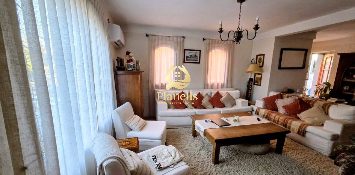 Casa ID.4078 - Encanto y Confort en Jardines de Cordoba , 3 Dorm U$S 350000 Mil DÃ³lares 