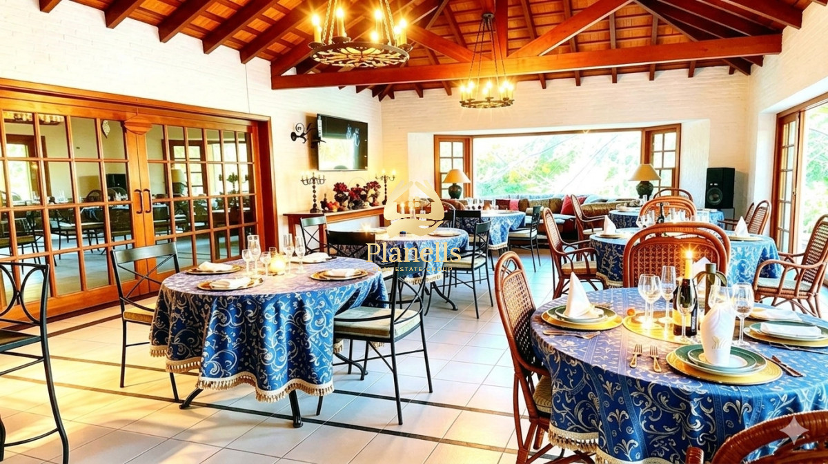 Casa ID.4613 - Alquiler Temporal, 10 Dormitorios, Pileta, Beverly Hills, Punta del Este, Uruguay