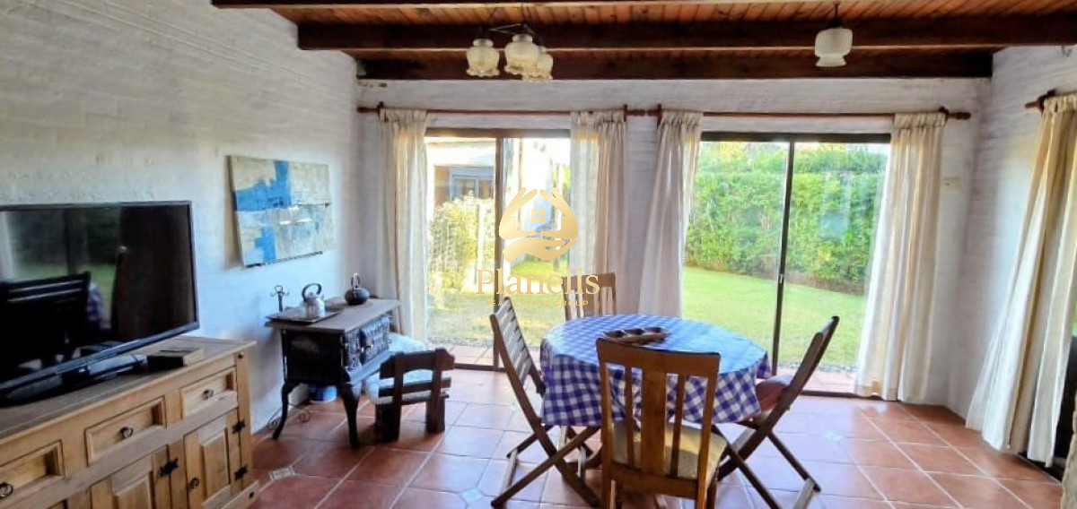 Casa ID.4078 - Encanto y Confort en Jardines de Cordoba , 3 Dorm U$S 350000 Mil DÃ³lares 