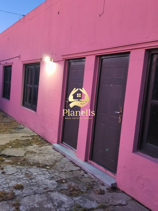 Venta y alquiler de casa con apto en San Carlos 1