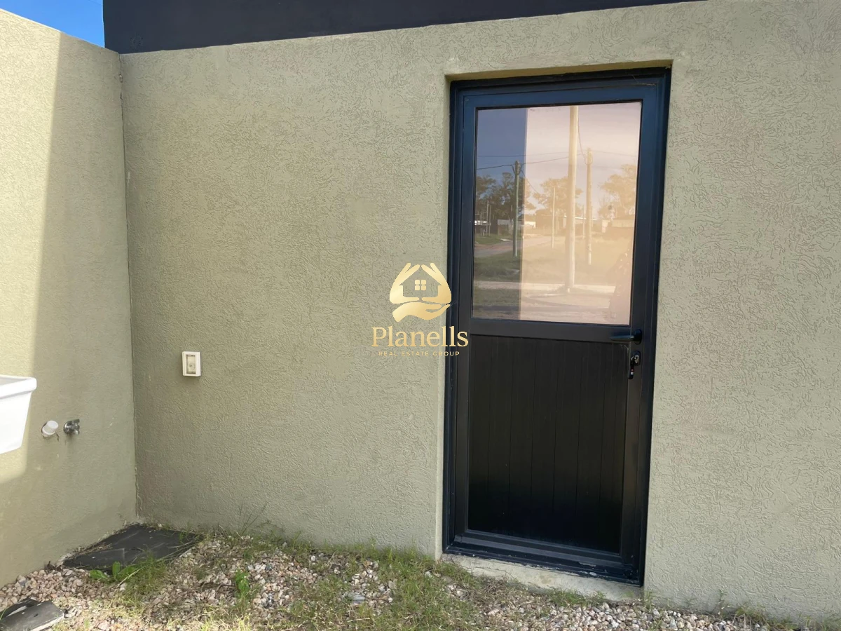Casa ID.2344 - Venta de casas CON RENTA  zona Luisch Miradores dos dormitorios
