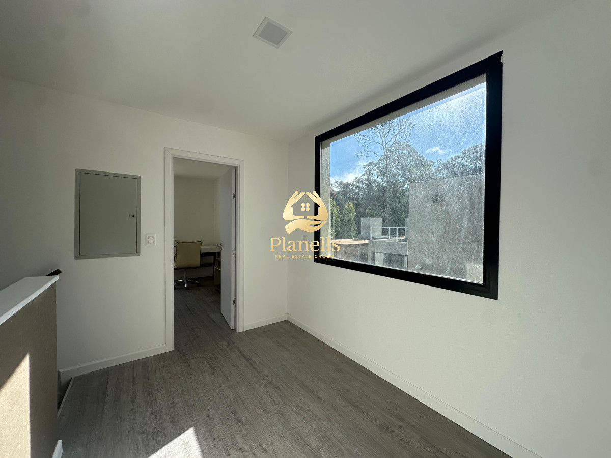 Alquiler anual a estrenar dentro de Solanas 4 suites con piscina privada equipada totalmente 10