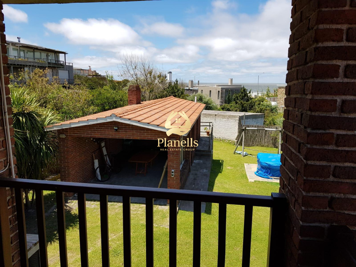 Alquiler anual gran casa zona El Chorro a 100 mtrs del mar 2