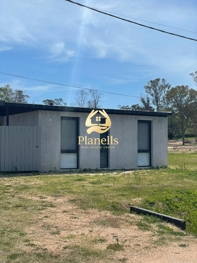 Venta de casas CON RENTA  zona Luisch Miradores dos dormitorios 10