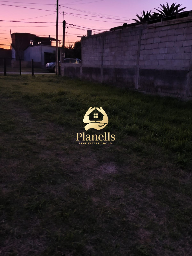 Venta y alquiler de casa con apto en San Carlos 9
