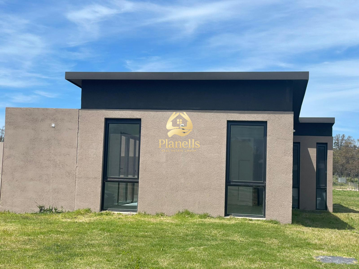 Venta de casas CON RENTA  zona Luisch Miradores dos dormitorios 8