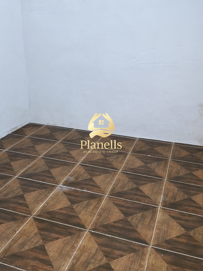 Venta y alquiler de casa con apto en San Carlos 11