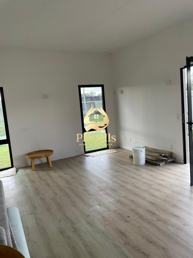 Venta de casas CON RENTA  zona Luisch Miradores dos dormitorios 16
