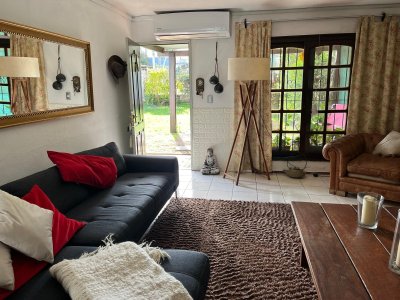 OPORTUNIDAD DE COMPRA DE EXCELENTE CASA DE CUATRO DORMITORIOS EN MALDONADO