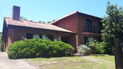 Casa Alquiler Temporario, 5 Dormitorios, Pileta, San Rafael, Punta del Este, Uruguay 