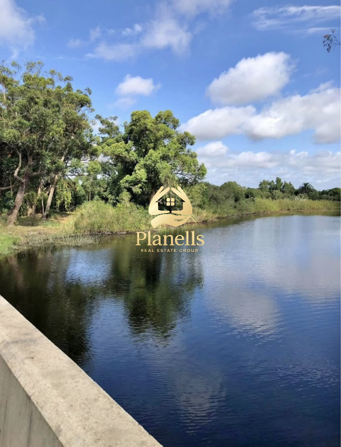 Chacra ID.3091 - ðŸŒ¿ En venta: Hermosa chacra en Rocha ðŸŒ¿  Se venden casi 7 hectÃ¡reas con 320 metros de costa sobre el Arroyo Las Conchas, en un entorno natural Ãºnico. 