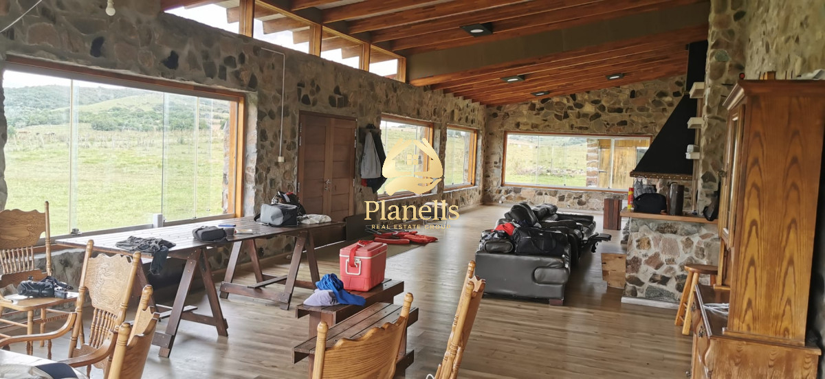 Venta de casa de piedra y campo de 33 HA 7
