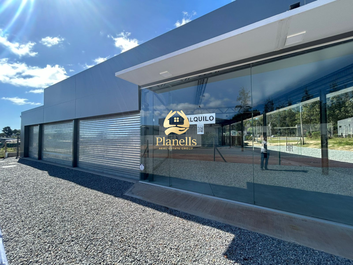 Local Comercial ID.3712 - Local Comercial de 660 m2 en la Avenida, mas estratÃ©gica de Maldonado. 