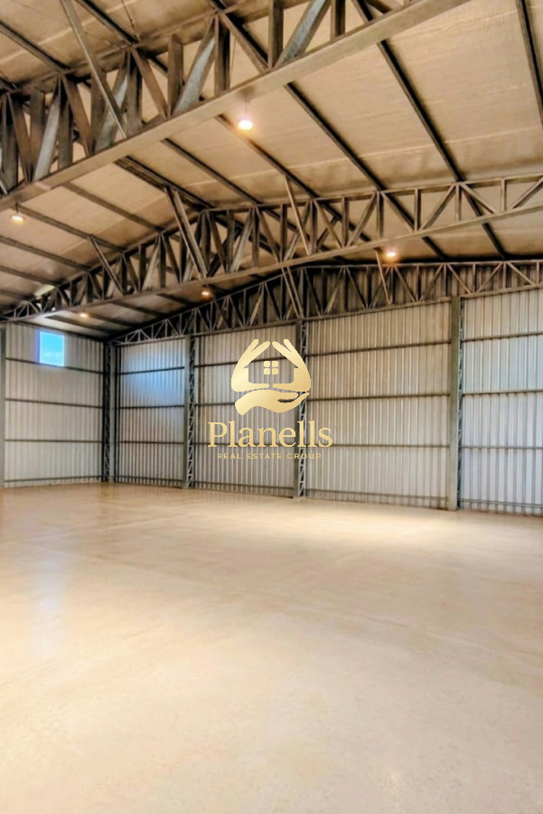 Local Comercial ID.4470 - LOCAL EN ARRENDAMIENTO EN 4 H 300M2  -2000 MIL DOLARES 