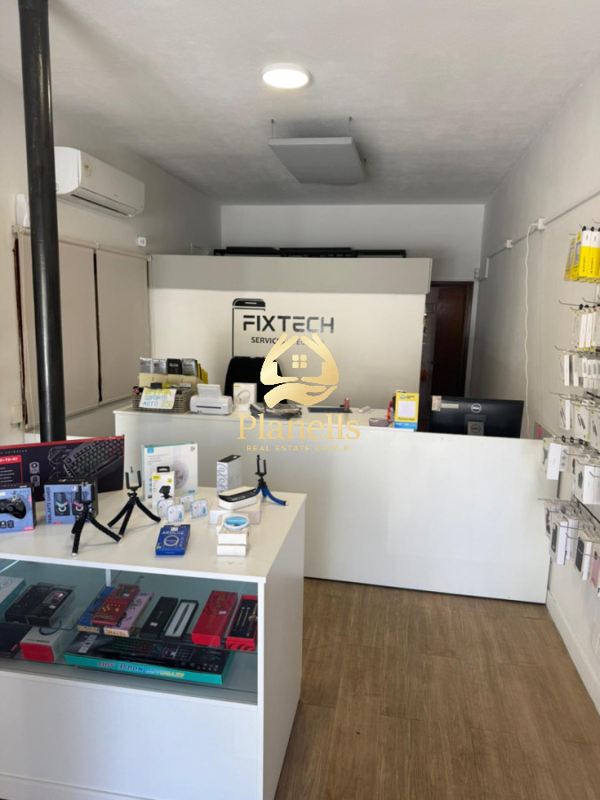Local Comercial ID.4417 - se vende llave de local de celulares en centro de Maldonado