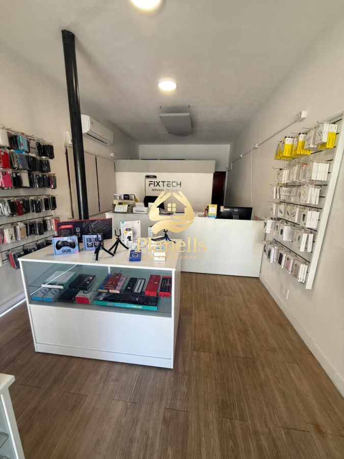 Local Comercial ID.4417 - se vende llave de local de celulares en centro de Maldonado