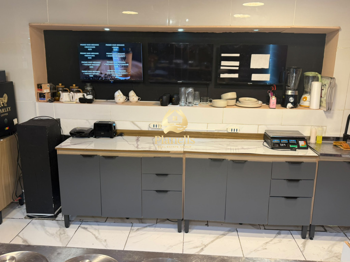 VENTA DE LLAVE DE CAFETERIA-HELADERIA CENTRO MLDO 10