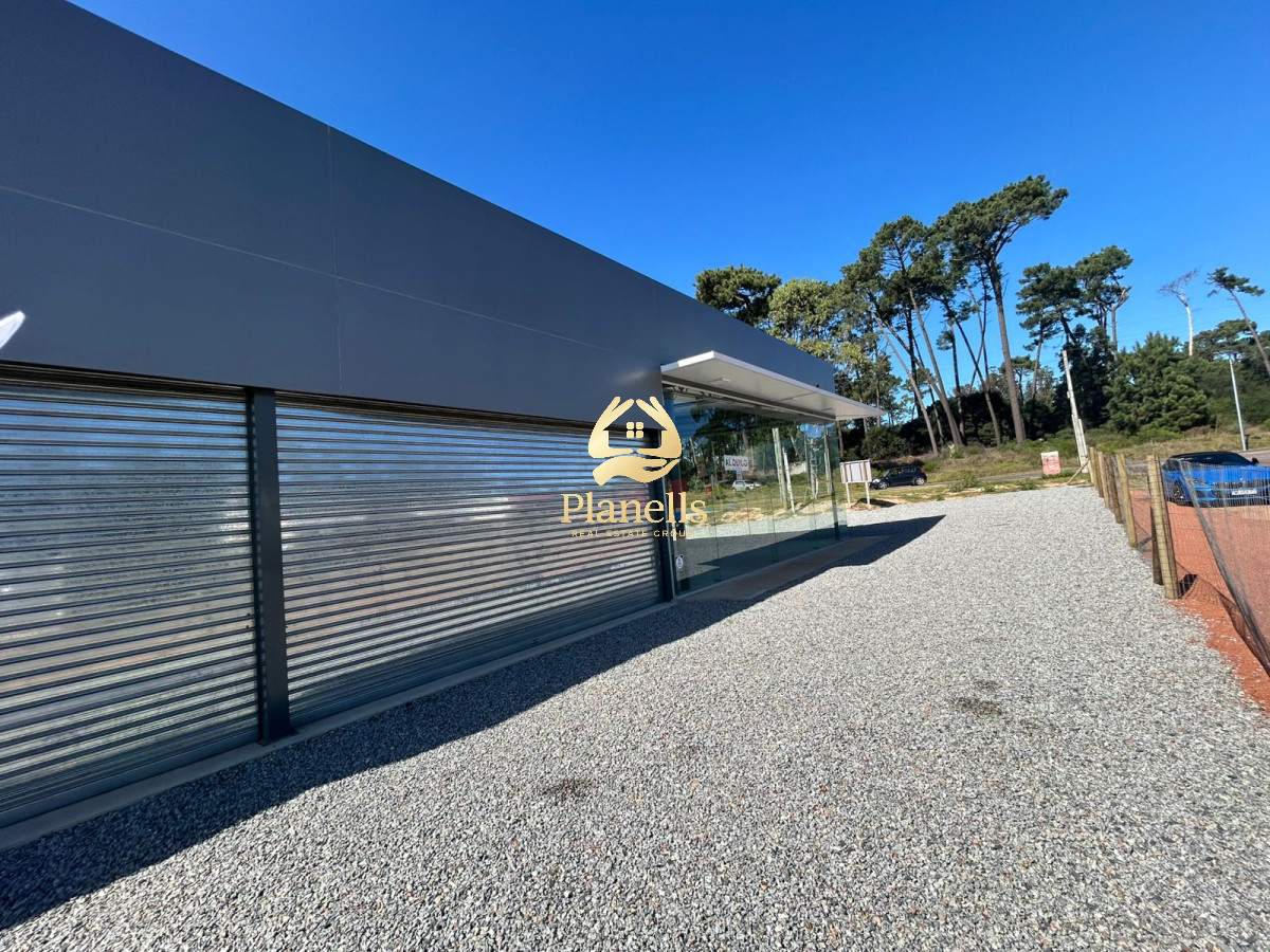 Oportunidad  Unica en Altos de la Laguna: Local Comercial de uso  exclusivo 8