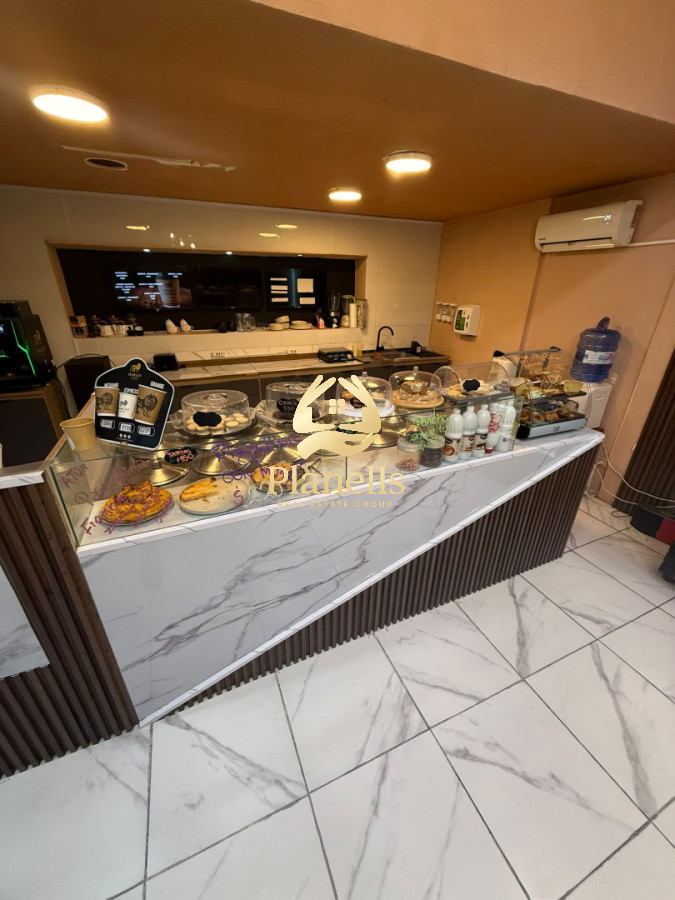 VENTA DE LLAVE DE CAFETERIA-HELADERIA CENTRO MLDO 7