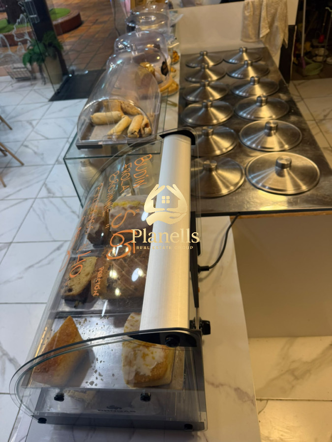 VENTA DE LLAVE DE CAFETERIA-HELADERIA CENTRO MLDO 8
